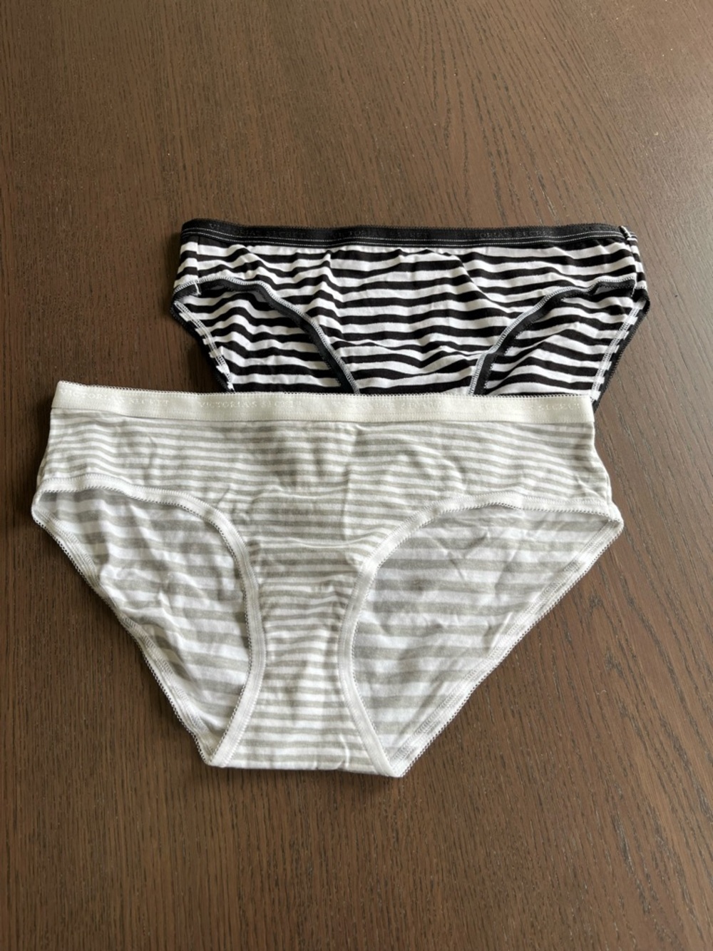 (NWT) Victoria’s Secret Hiphugger and Bikini Underwear, Size M